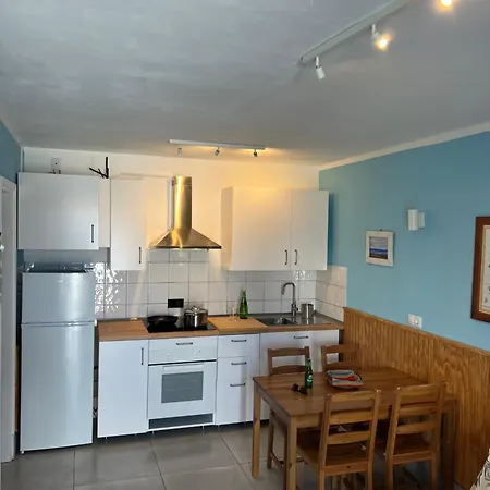 Lagos Renovated New Kitchen & Lejlighed